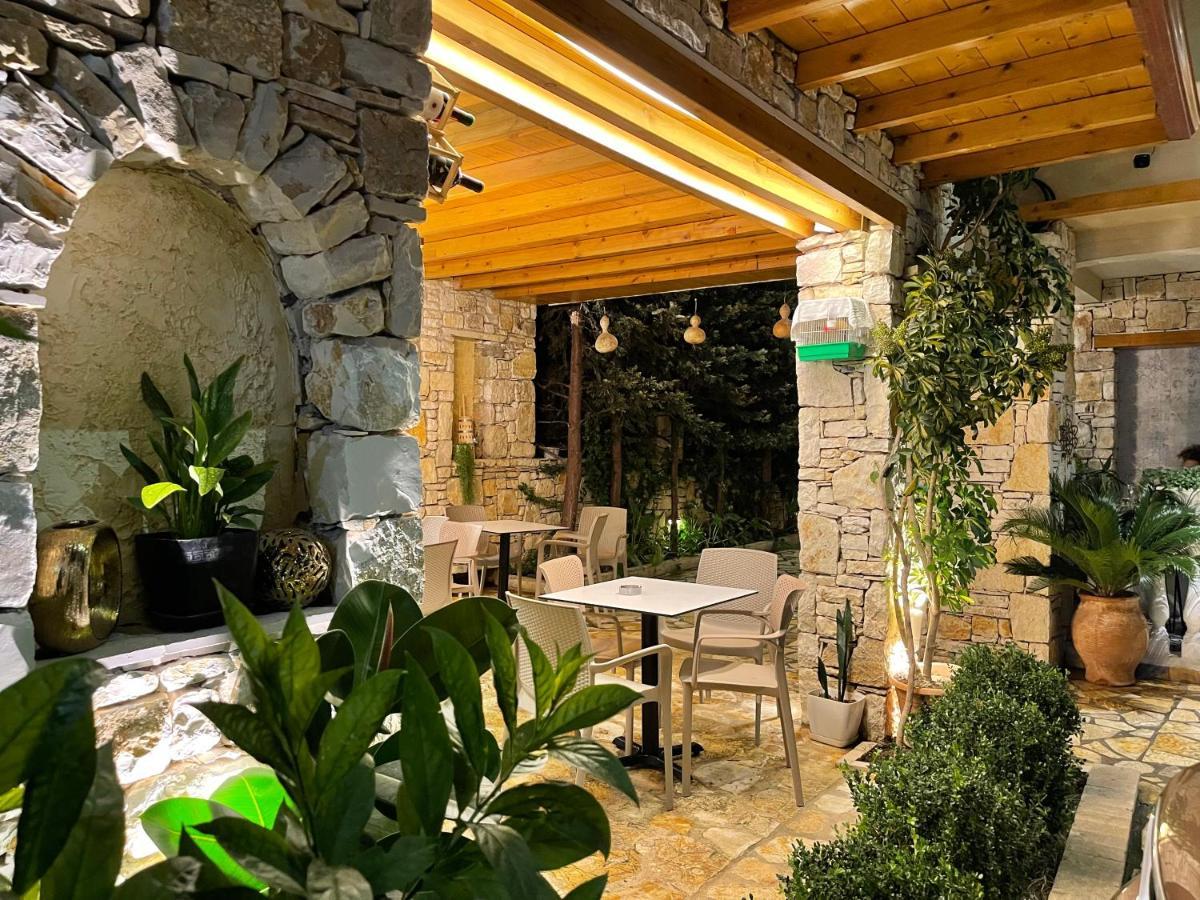 Arial Penthouse Suites Vlore Exterior photo