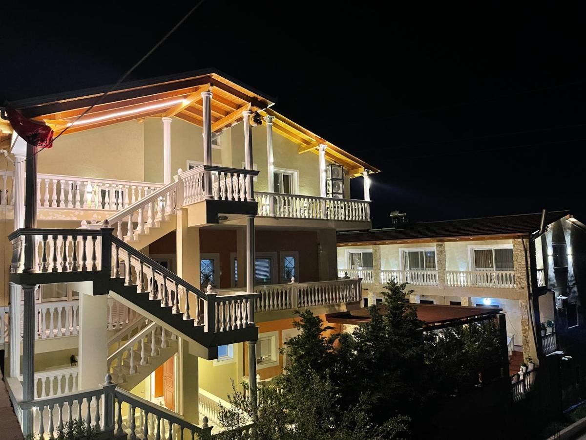 Arial Penthouse Suites Vlore Exterior photo