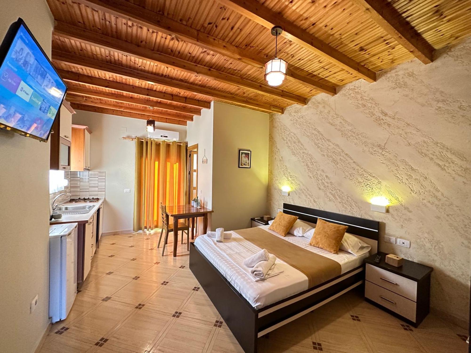 Arial Penthouse Suites Vlore Exterior photo