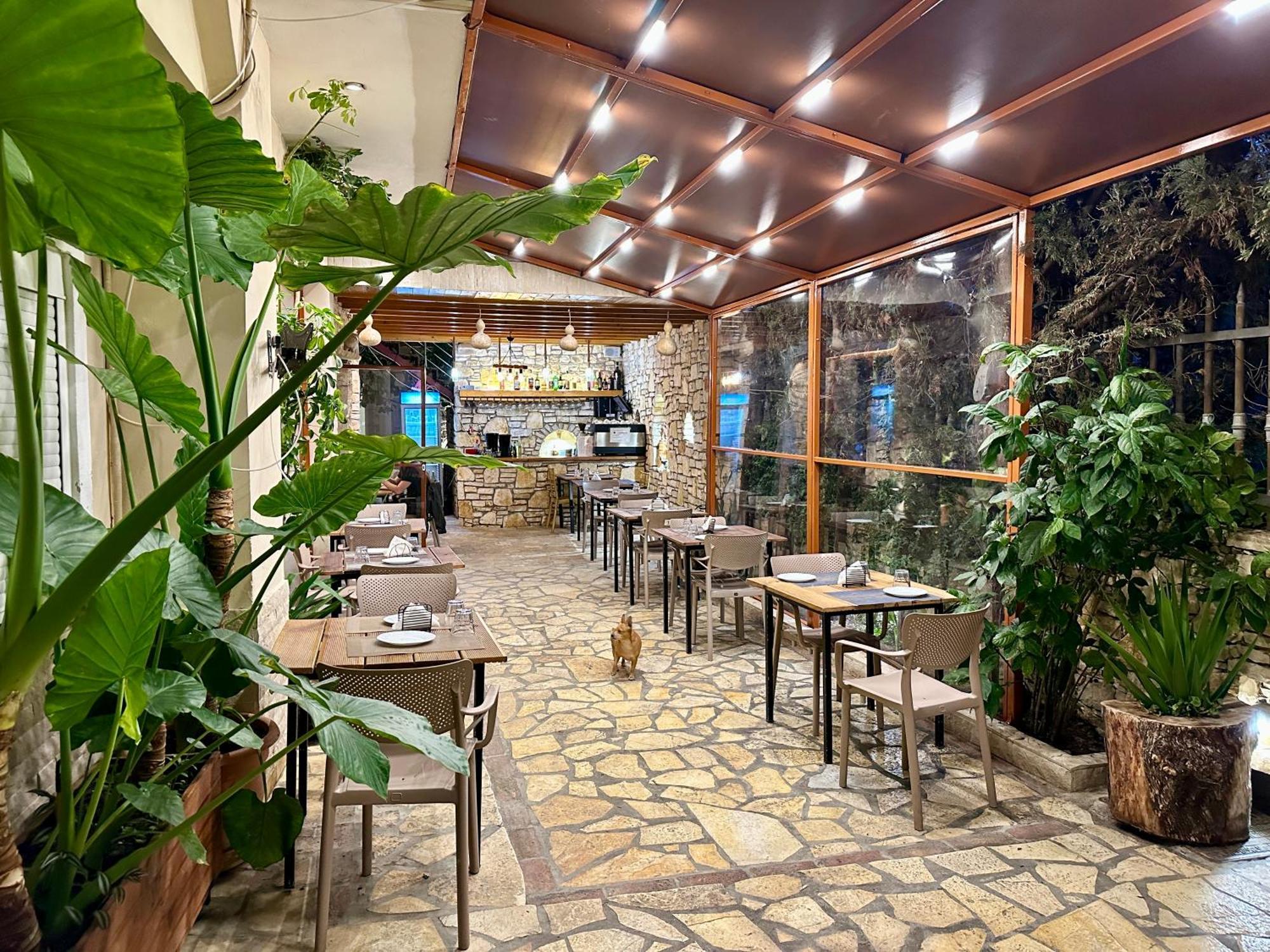 Arial Penthouse Suites Vlore Exterior photo